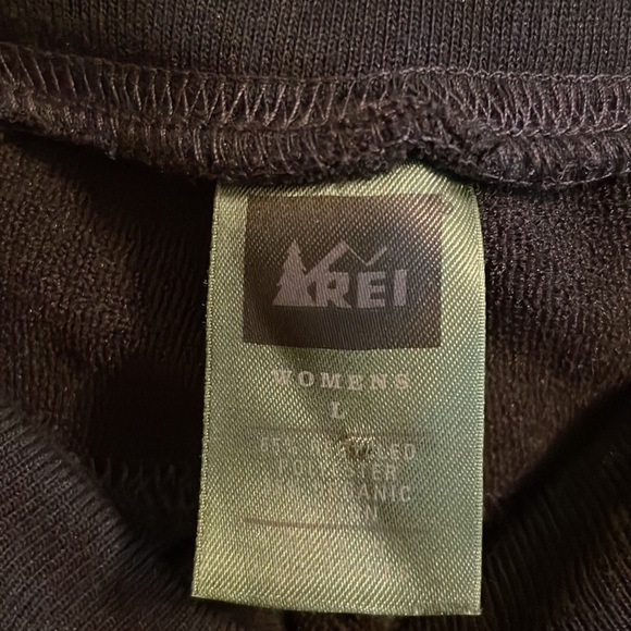 REI comfy pants boot cut & floral detail back leg - Picture 3 of 6